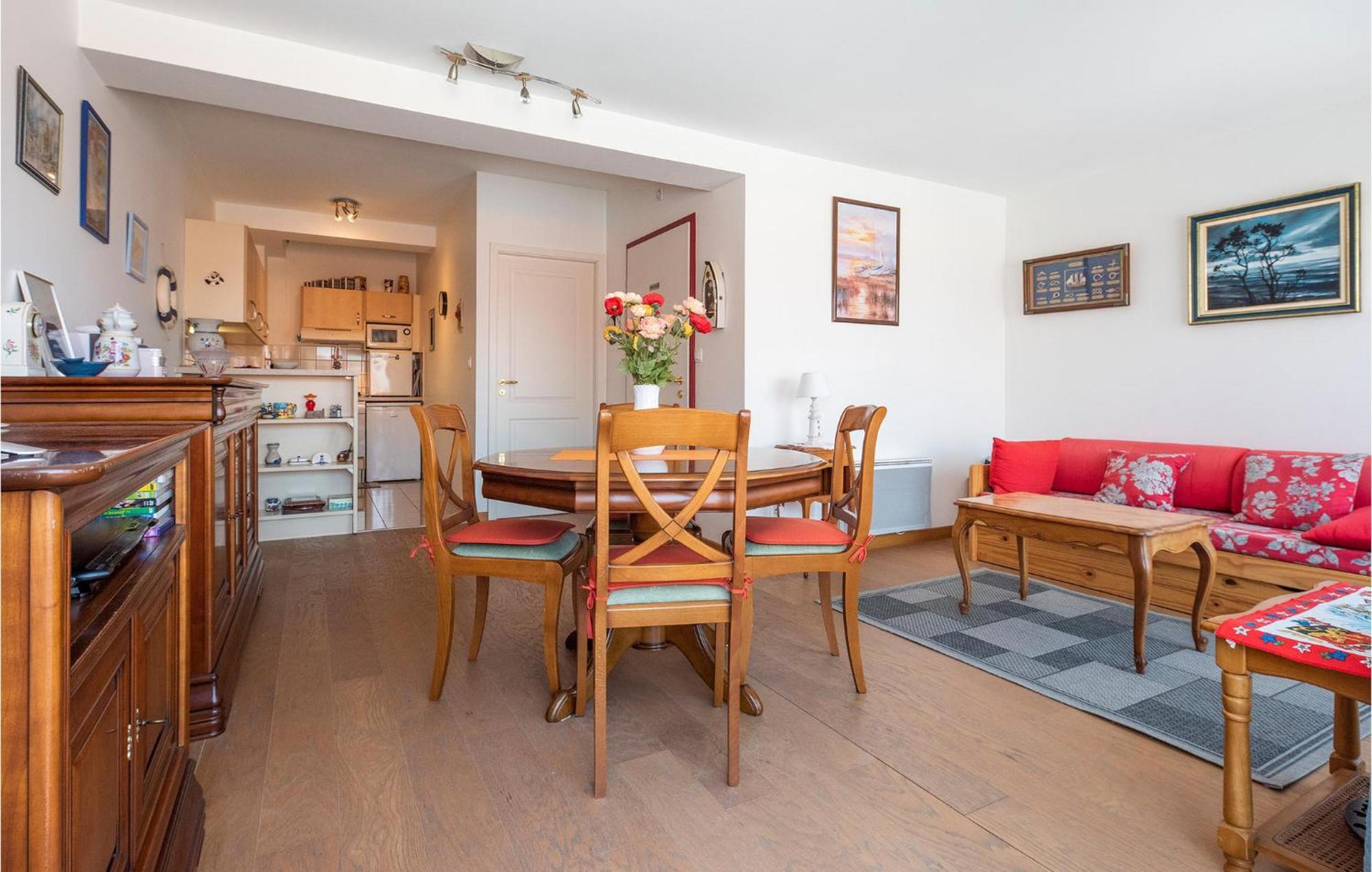 Gorgeous Apartment In Royan With Kitchen Exterior foto