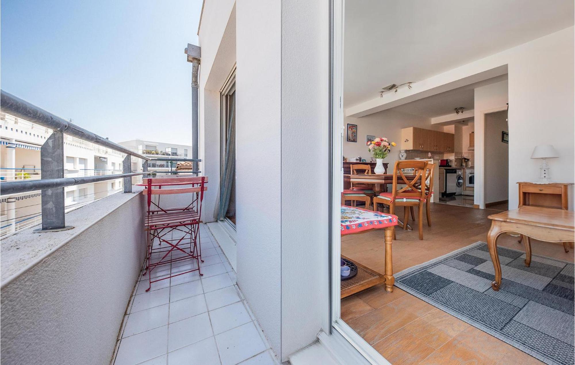 Gorgeous Apartment In Royan With Kitchen Exterior foto